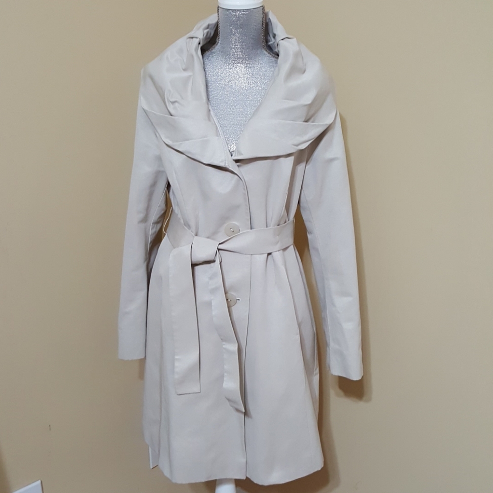 🔮NWOT Tahari Trench Coat